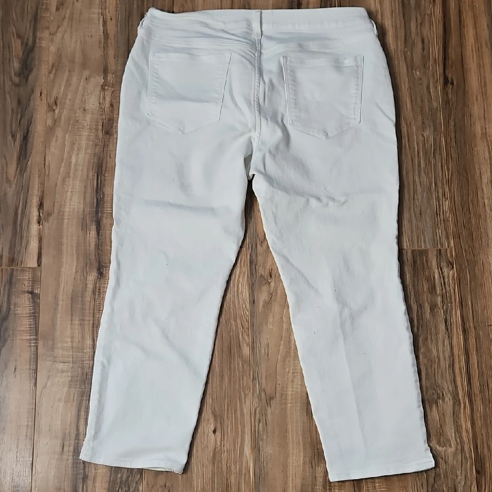 Old Navy Mid Rise Straight Women's White Jeans - Picture 9 of 12